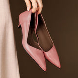 Orlisse Kitten Heel Pumps in Pelle