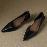Orlisse Kitten Heel Pumps in Pelle